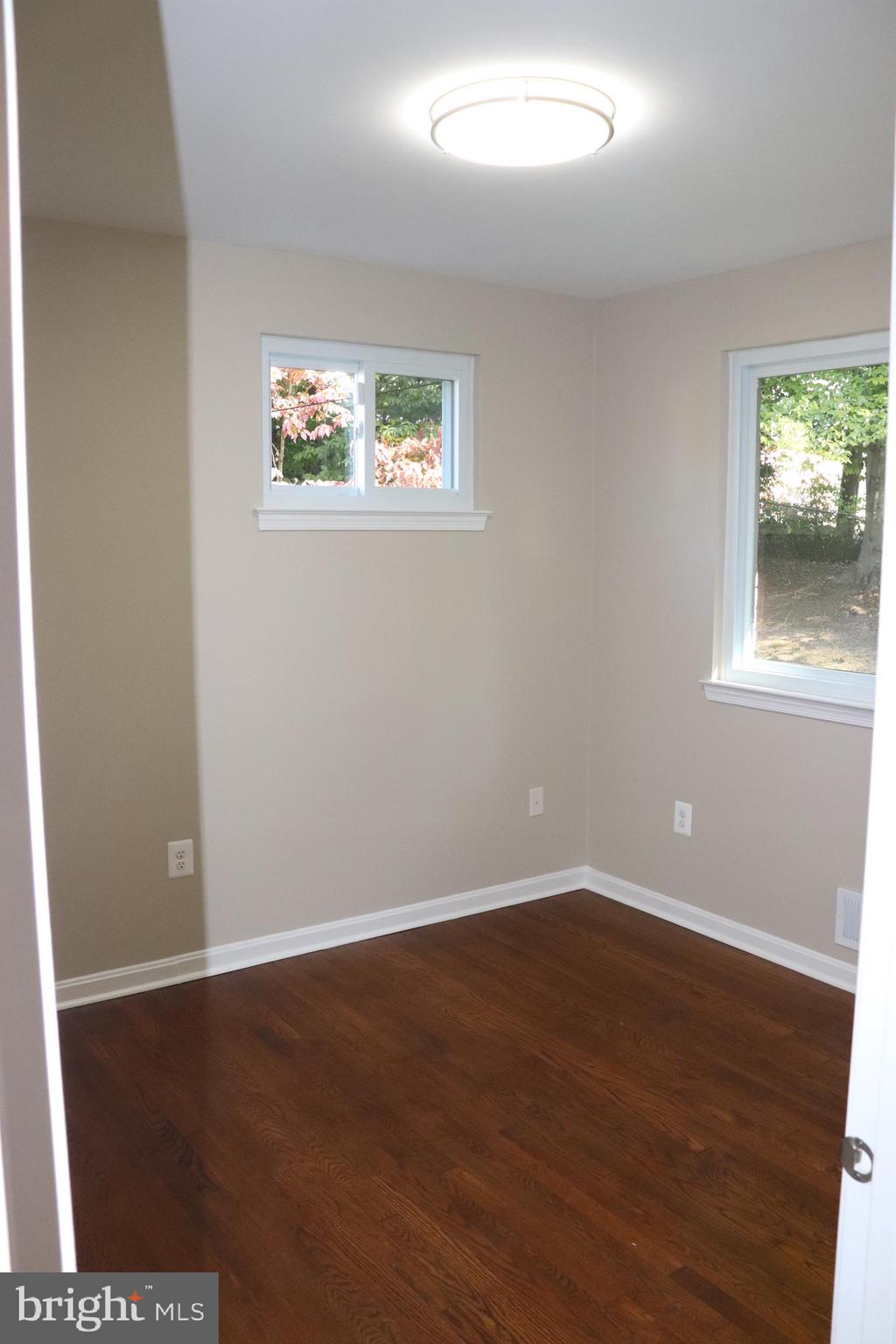 5527 Yorkshire Street Springfield, VA 22151 - Photo 23 of 40 Bedroom #3