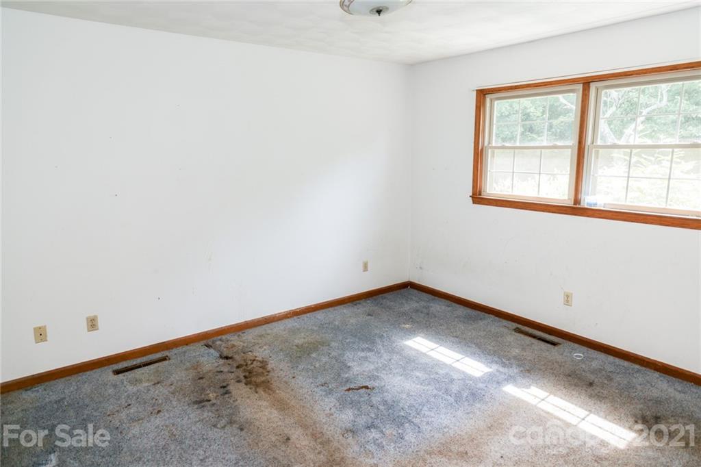 790 Chigger Ridge Road Taylorsville, NC 28681 - Photo 13 of 34 Gallery Image 13