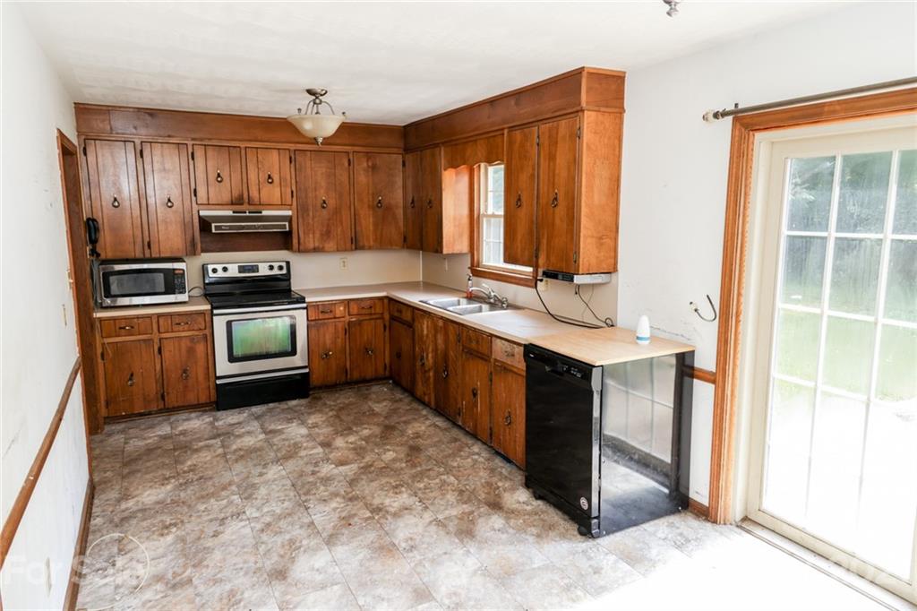 790 Chigger Ridge Road Taylorsville, NC 28681 - Photo 8 of 34 Gallery Image 8
