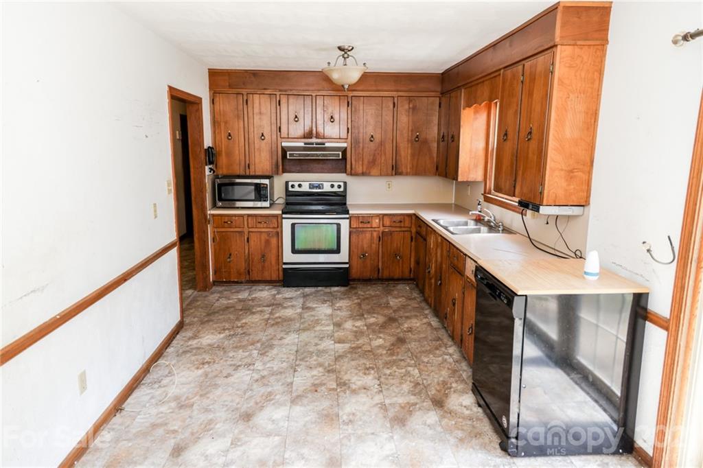 790 Chigger Ridge Road Taylorsville, NC 28681 - Photo 10 of 34 Gallery Image 10