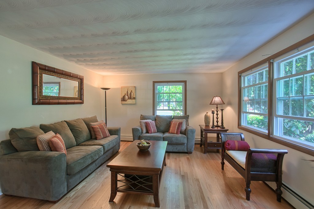 12 Nadine Road Chelmsford, MA 01824 - Photo 5 of 27 Gallery Image 5