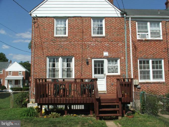 622 Braeside Road Baltimore, MD 21229 - Photo 15 of 17 a view of a house with backyard and sitting area