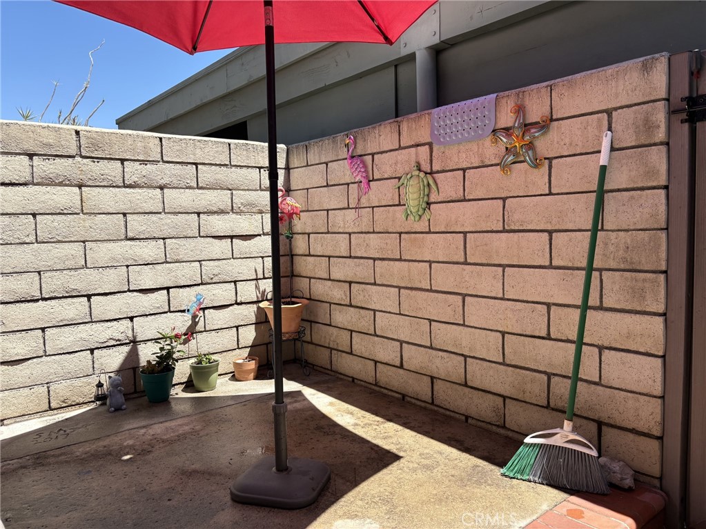 4731 Rey Drive, Unit 133 Huntington Beach, CA 92649 - Photo 26 of 31 a bathroom with a shower
