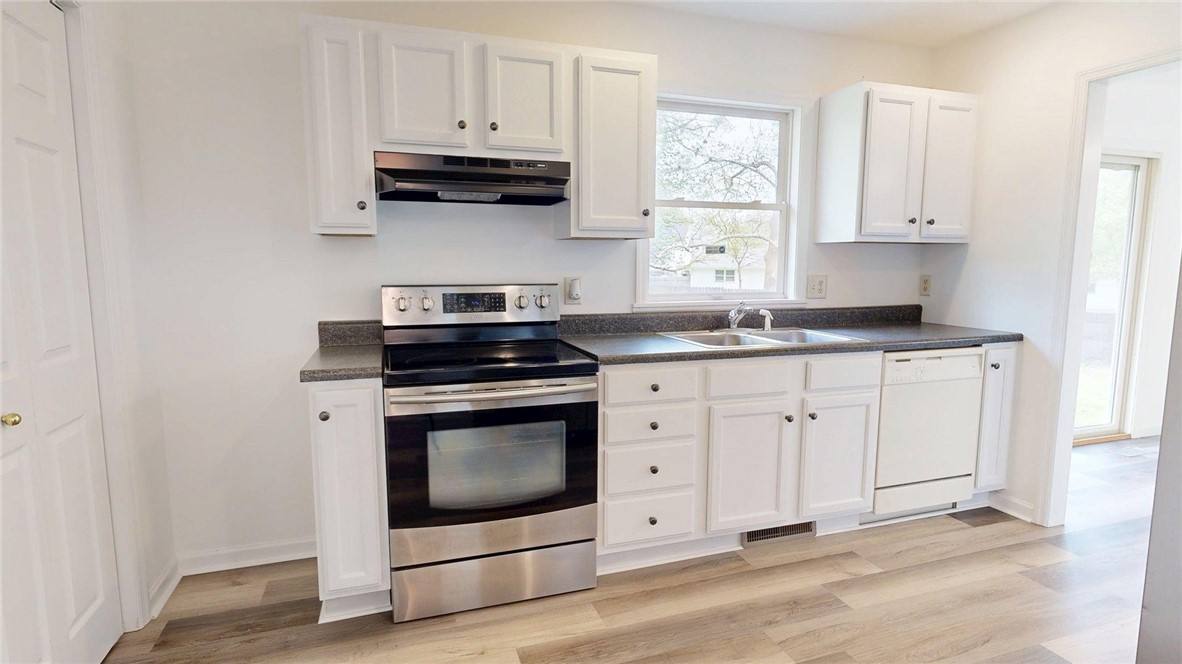 630 East Sheridan Circle Decatur, IL 62521 - Photo 8 of 21