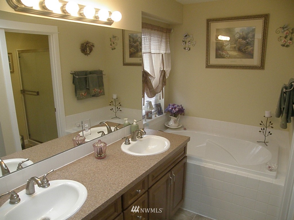 6242 Southwest Cliff Ridge Way Port Orchard, WA 98367 - Photo 11 of 15 Gallery Image 11