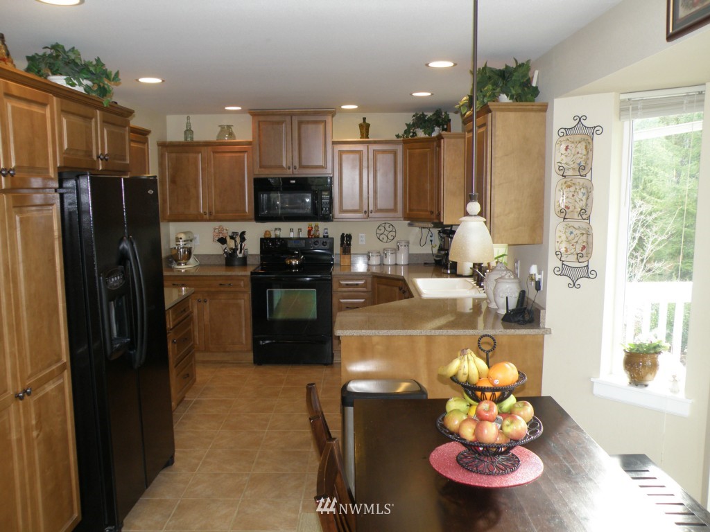 6242 Southwest Cliff Ridge Way Port Orchard, WA 98367 - Photo 7 of 15 Gallery Image 7