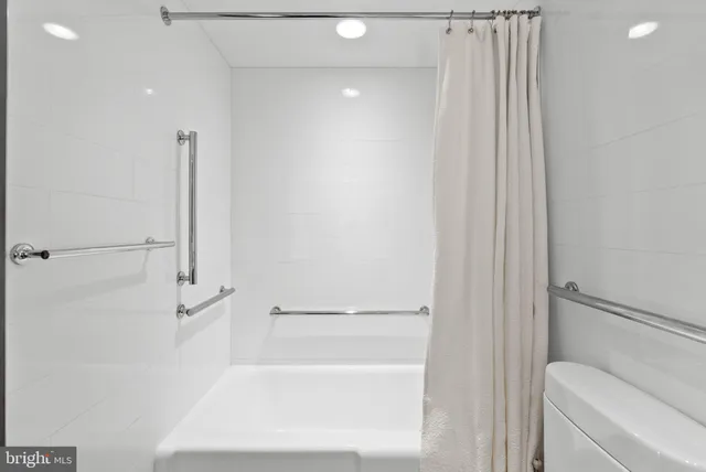 $995,000 | 700 New Hampshire Avenue Northwest, Unit 519, Washington, DC 20037