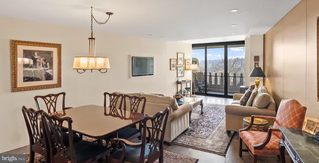 $995,000 | 700 New Hampshire Avenue Northwest, Unit 519, Washington, DC 20037