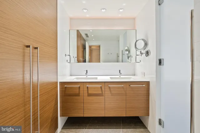 $995,000 | 700 New Hampshire Avenue Northwest, Unit 519, Washington, DC 20037