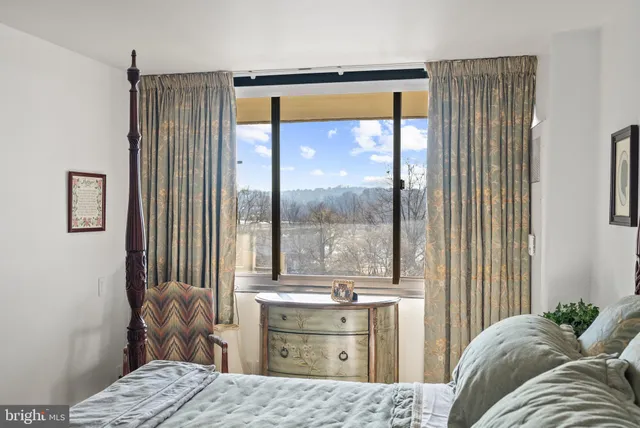 $995,000 | 700 New Hampshire Avenue Northwest, Unit 519, Washington, DC 20037