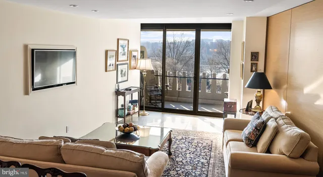 $995,000 | 700 New Hampshire Avenue Northwest, Unit 519, Washington, DC 20037