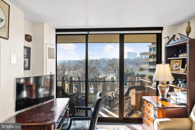 $995,000 | 700 New Hampshire Avenue Northwest, Unit 519, Washington, DC 20037