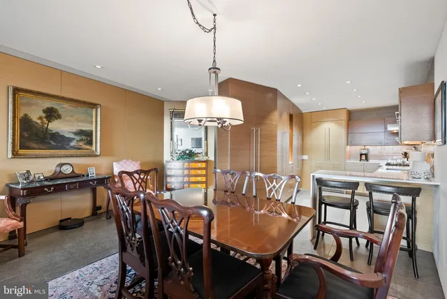 $995,000 | 700 New Hampshire Avenue Northwest, Unit 519, Washington, DC 20037