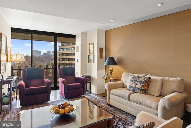 $995,000 | 700 New Hampshire Avenue Northwest, Unit 519, Washington, DC 20037