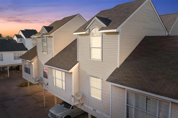 a view of house with front door