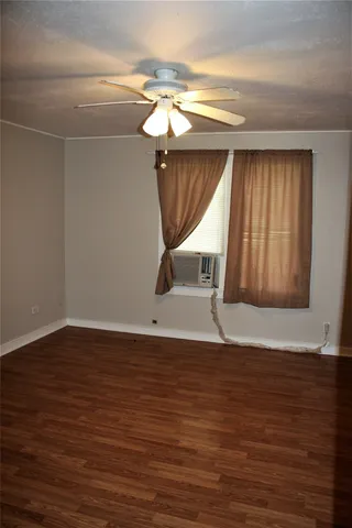 $1,100 | 6622 Church Street, Wallis, TX 77485