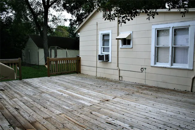 $1,100 | 6622 Church Street, Wallis, TX 77485