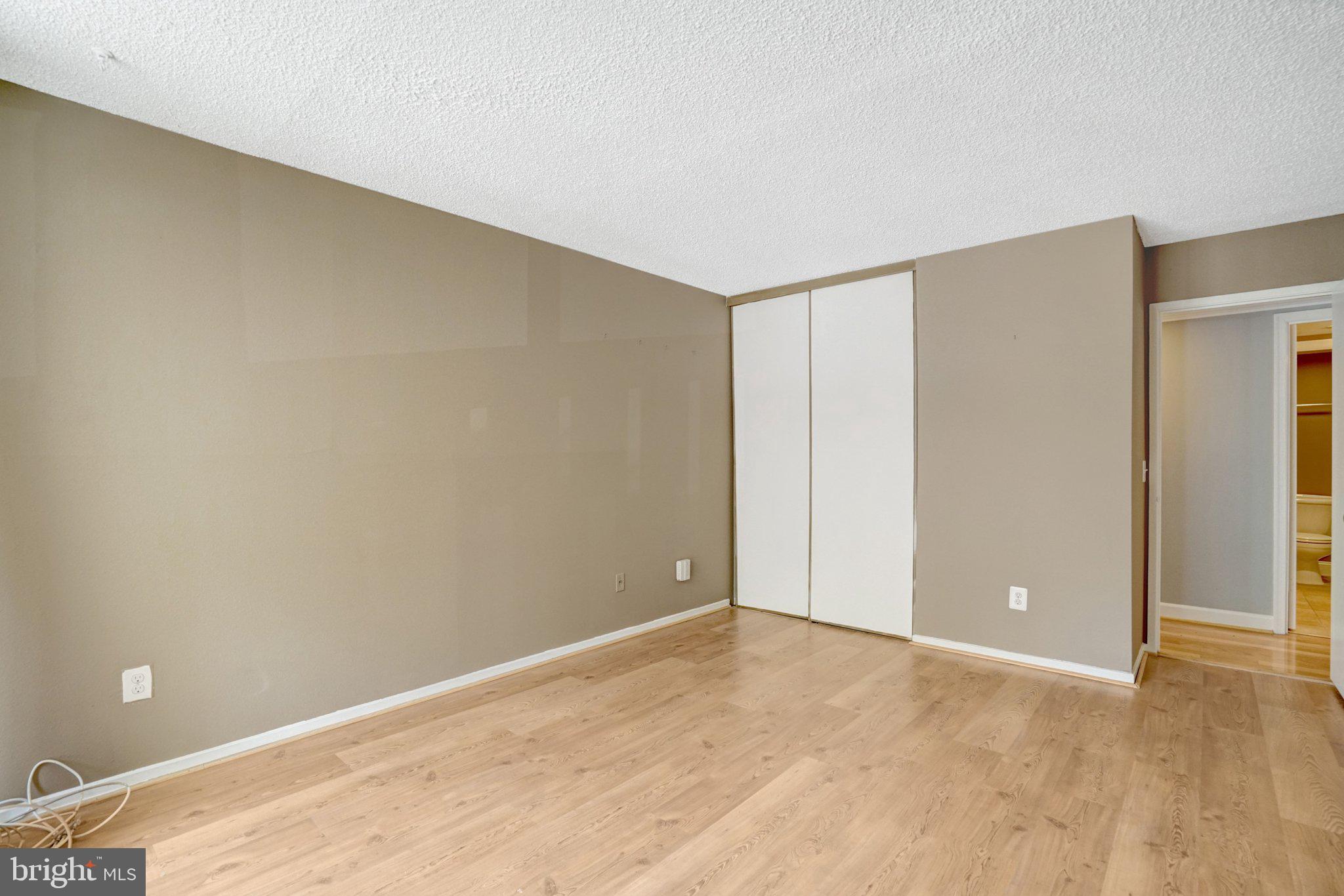 6101 Edsall Road, Unit 302 Alexandria, VA 22304 - Photo 25 of 54