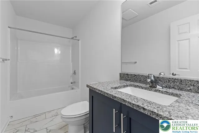 $799,900 | 4929 Farrcroft Drive, Unit 83B, Easton, PA 18040