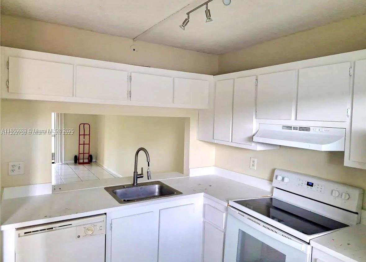 9317 Northwest 1st Court, Unit 105 Pembroke Pines, FL 33024 - Photo 20 of 25