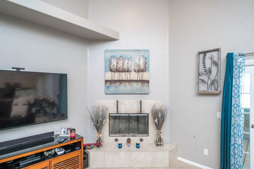 39405 Mountain View Road Yermo, CA 92398 - Photo 11 of 33 a living room with furniture and a flat screen tv