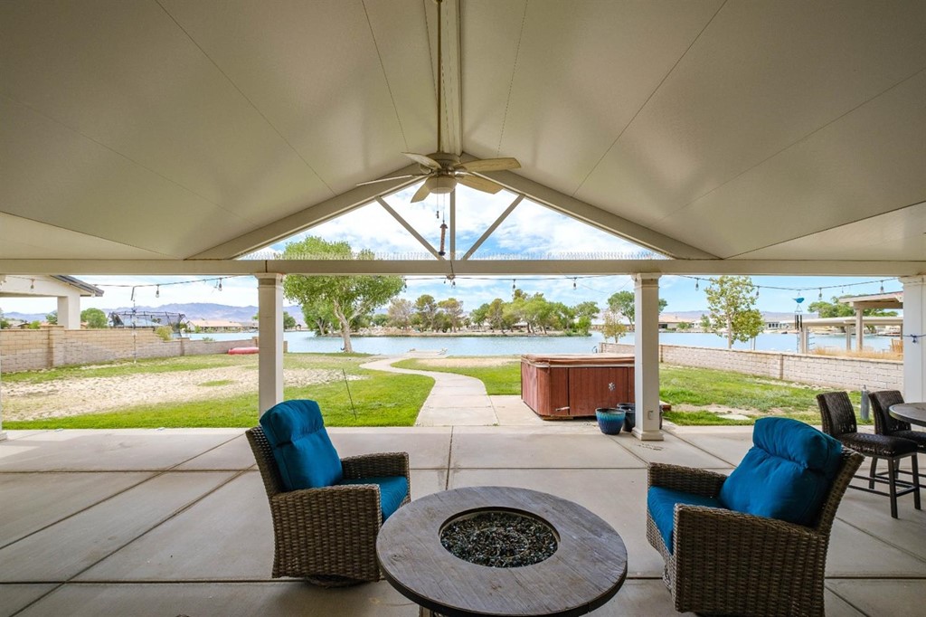 39405 Mountain View Road Yermo, CA 92398 - Photo 23 of 33 a living room with a floor to ceiling window and a floor to ceiling window