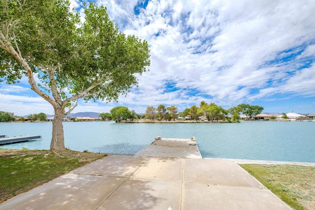 39405 Mountain View Road Yermo, CA 92398 - Photo 31 of 33 a view of lake