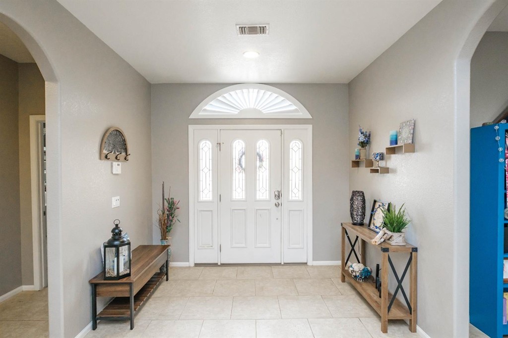 39405 Mountain View Road Yermo, CA 92398 - Photo 5 of 33 a living room with furniture and a window