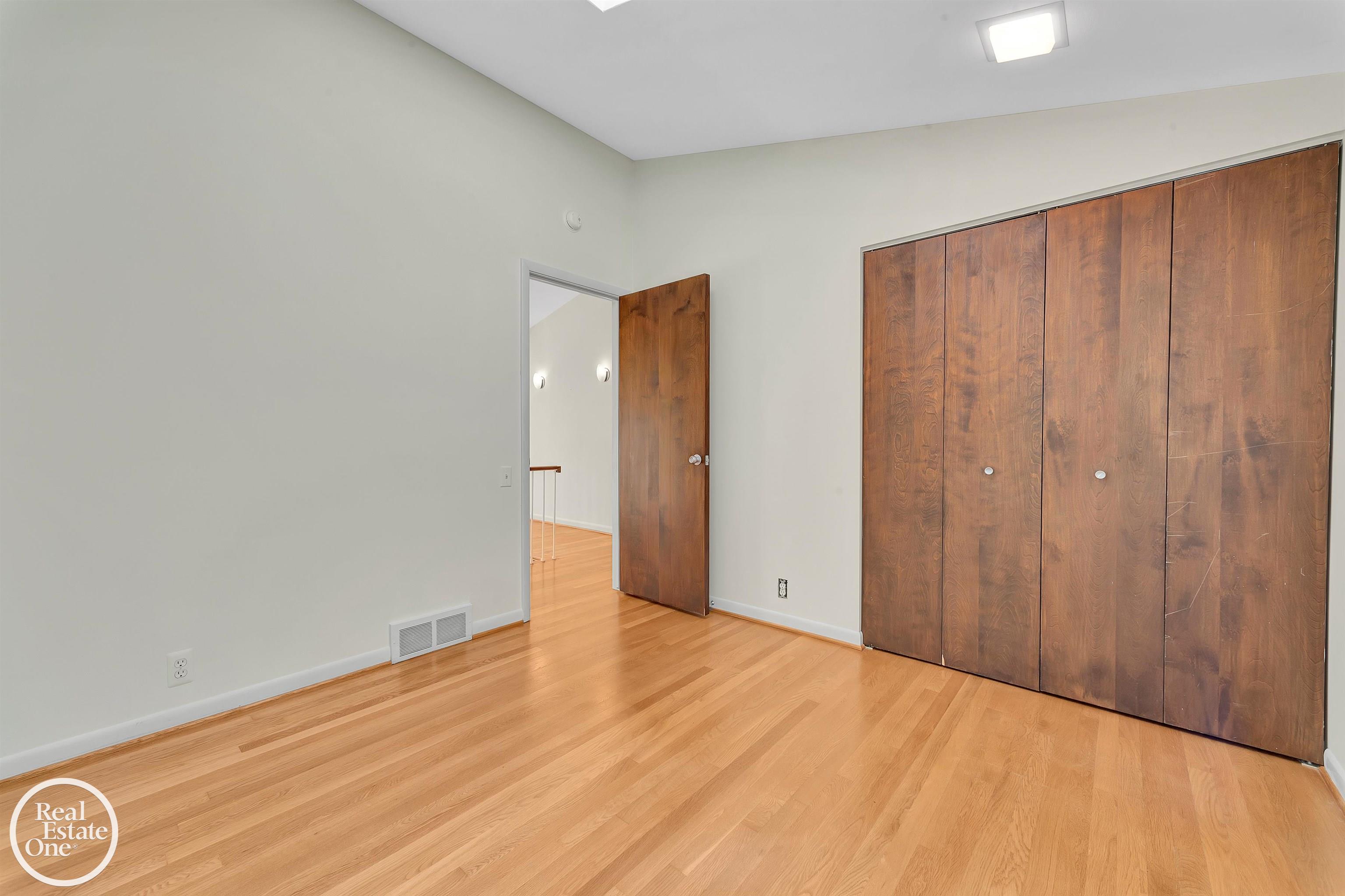 459 Washington Road Grosse Pointe, MI 48230 - Photo 30 of 44 50191414-ab47094e-a090-45d2-99c1-2752079d1a9b.JPG