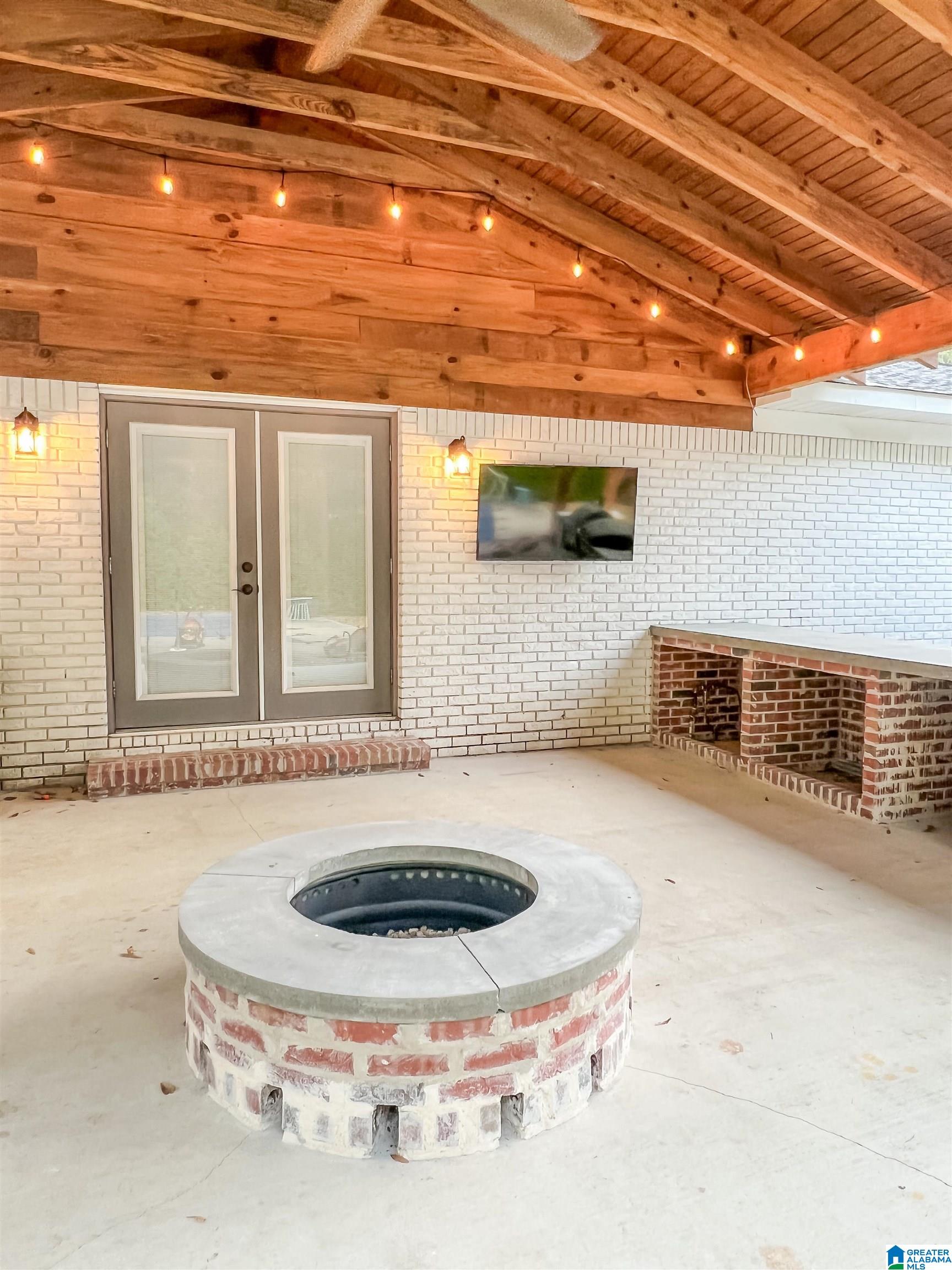 810 Meadow View Pell City, AL 35128 - Photo 5 of 41