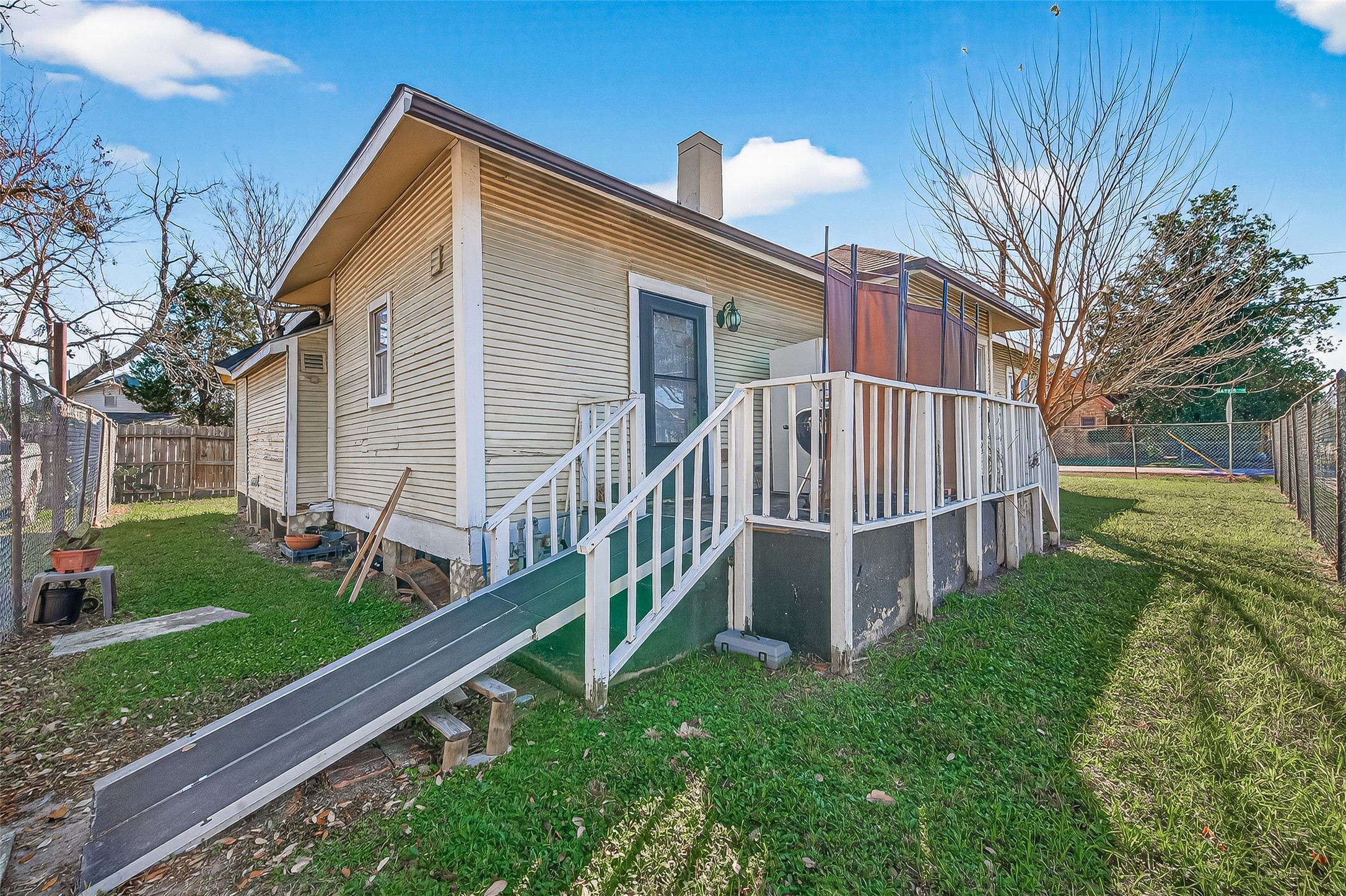 1110 Mathis Street Houston, TX 77009 - Photo 3 of 21