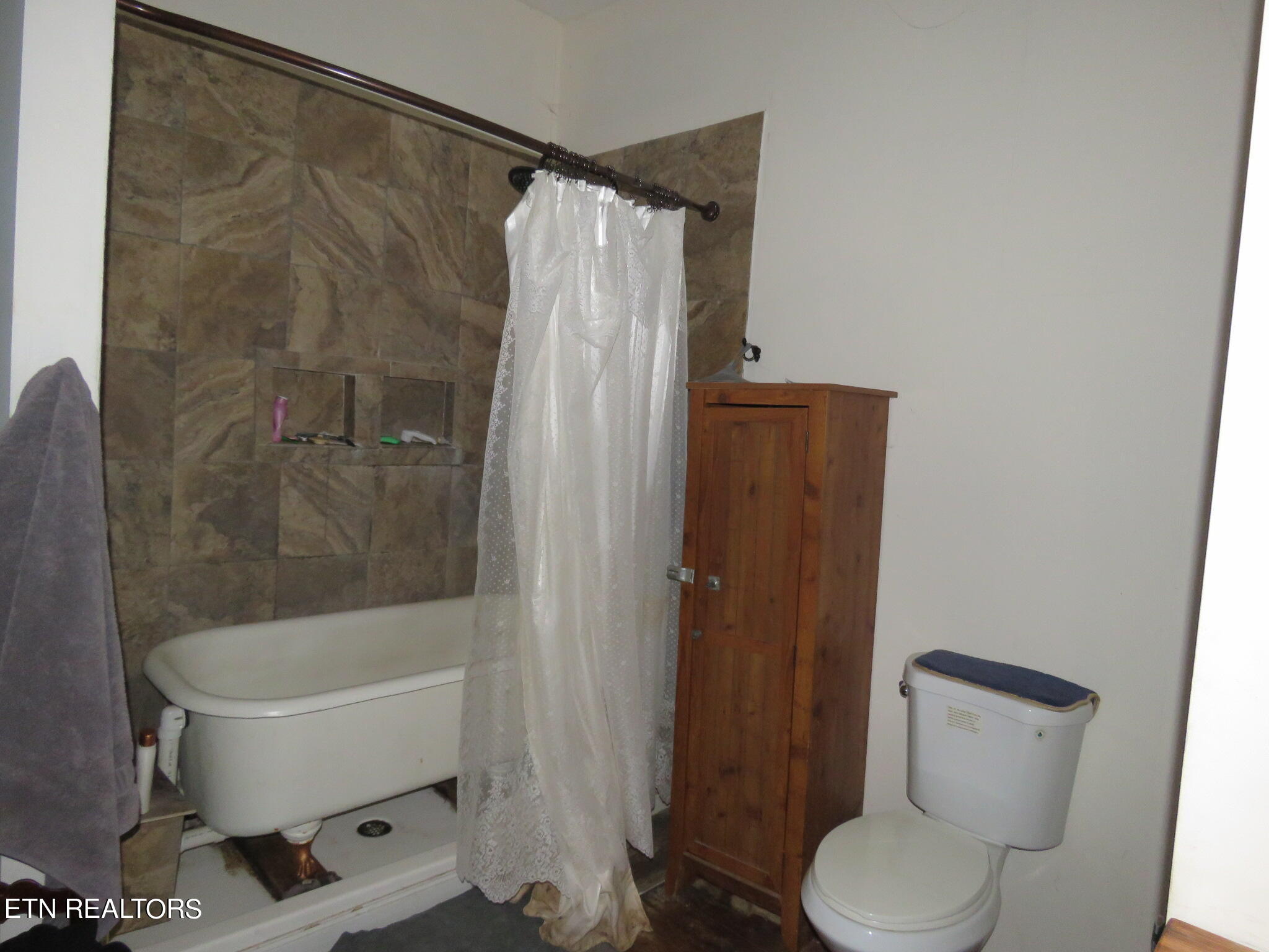 127 Manor Road Kingston, TN 37763 - Photo 23 of 28 IMG_0021