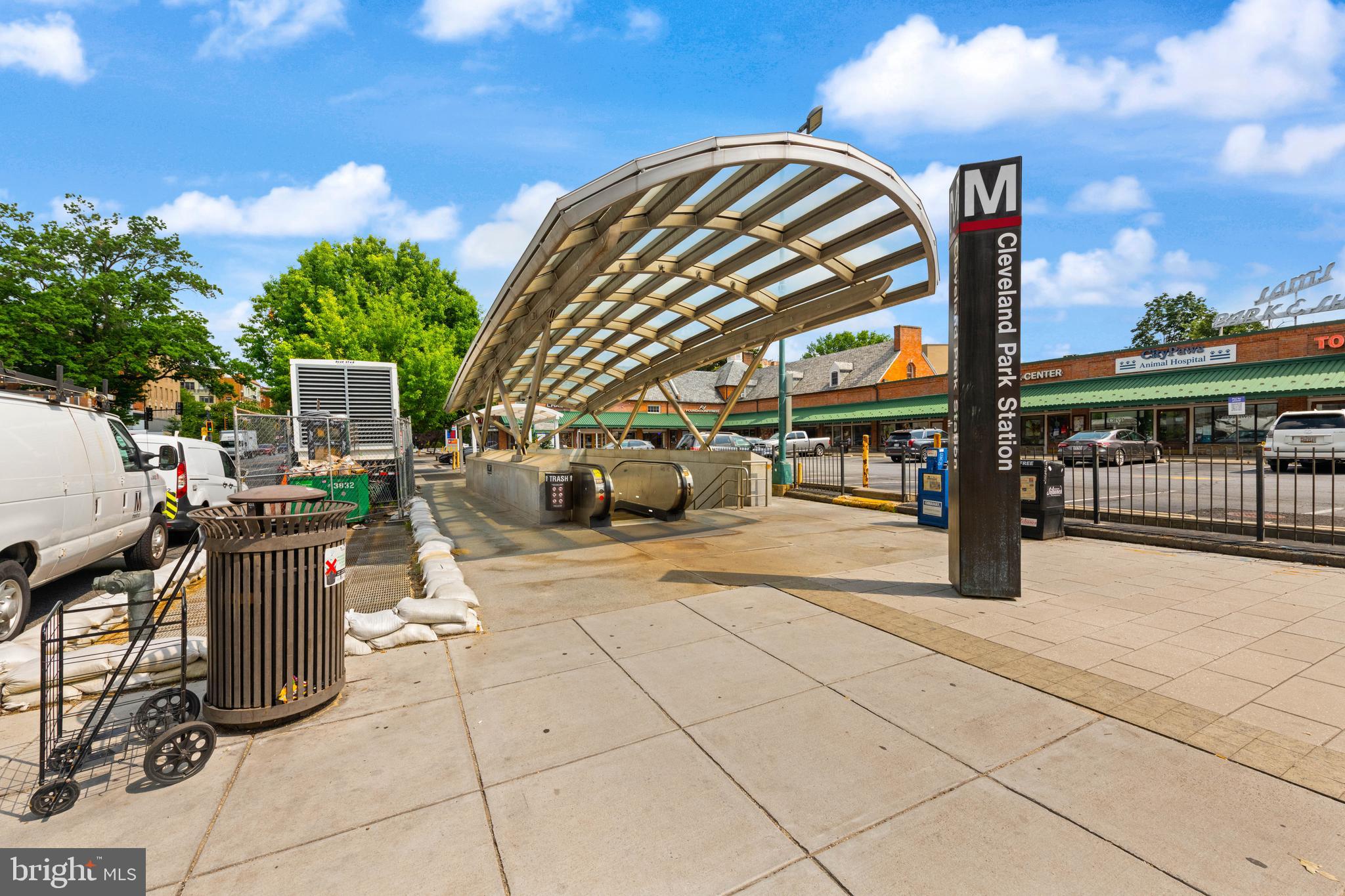 3446 Connecticut Avenue Northwest, Unit 401 Washington, DC 20008 - Photo 23 of 35 a view of steet with deck