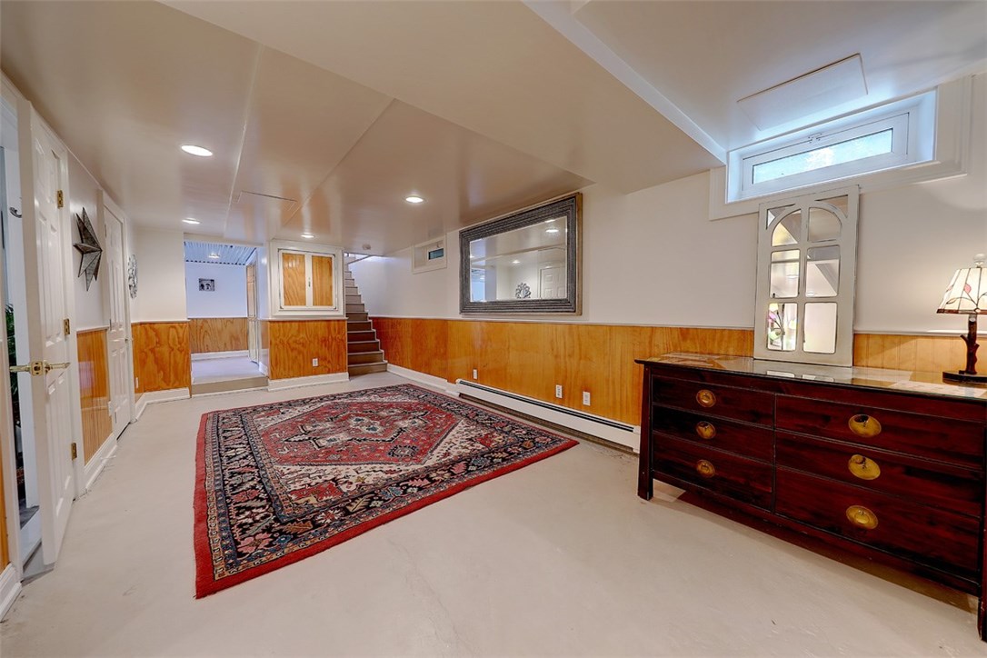 747 North Main Road Jamestown, RI 02835 - Photo 16 of 27 Gallery Image 16