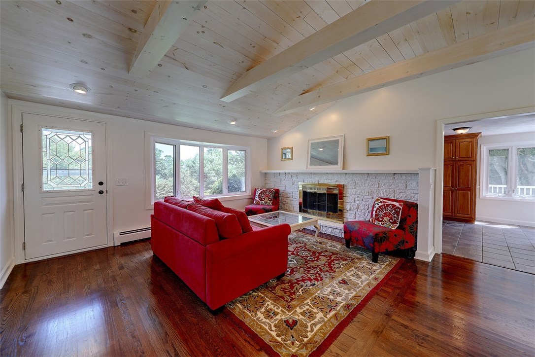 747 North Main Road Jamestown, RI 02835 - Photo 4 of 27 Gallery Image 4