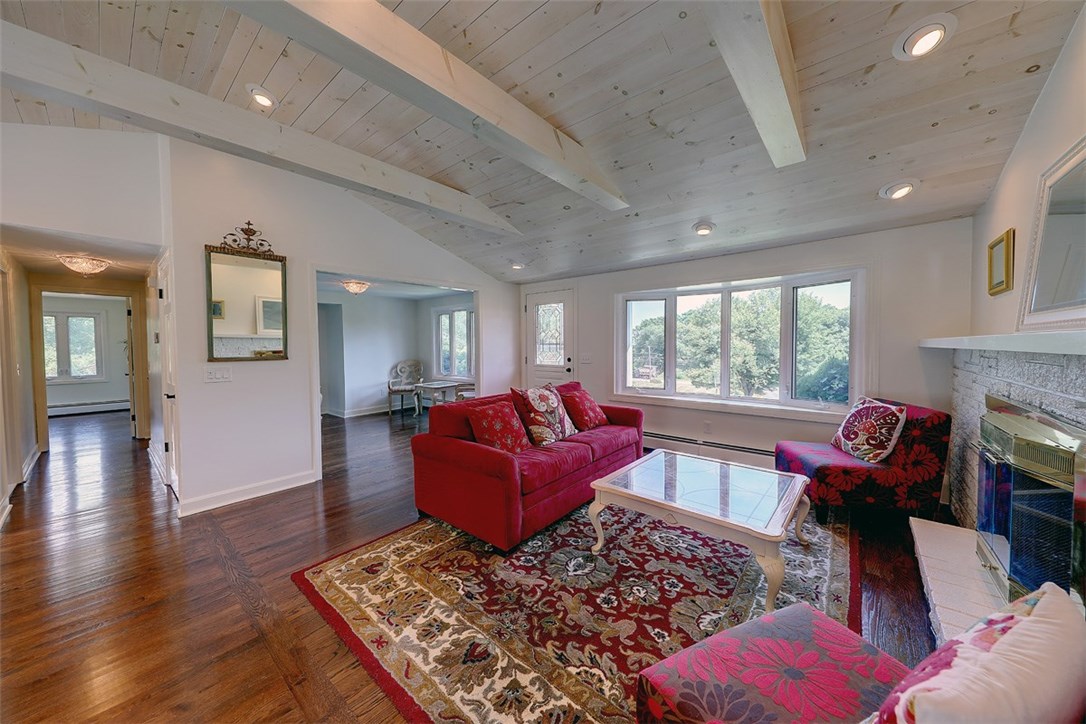 747 North Main Road Jamestown, RI 02835 - Photo 5 of 27 Gallery Image 5