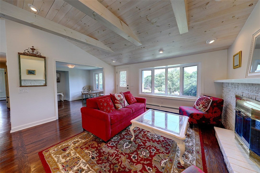 747 North Main Road Jamestown, RI 02835 - Photo 7 of 27 Gallery Image 7