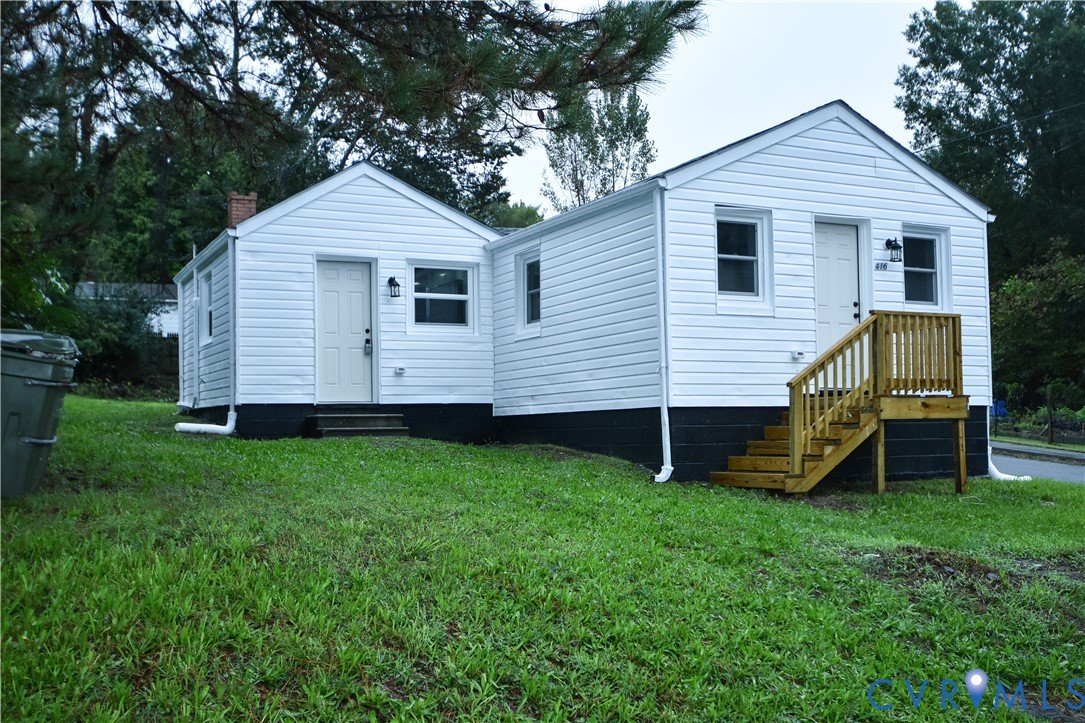 416 South Virginia Street Farmville, VA 23901 - Photo 3 of 33 a view of a house with a yard