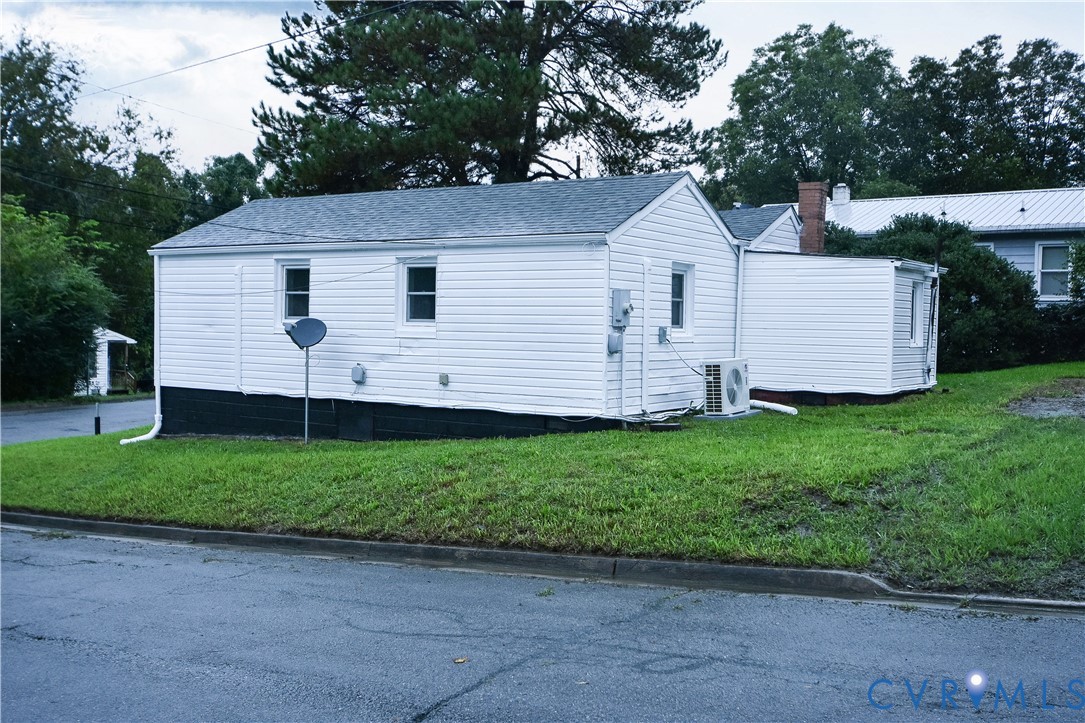 416 South Virginia Street Farmville, VA 23901 - Photo 32 of 33 a view of a house with a yard