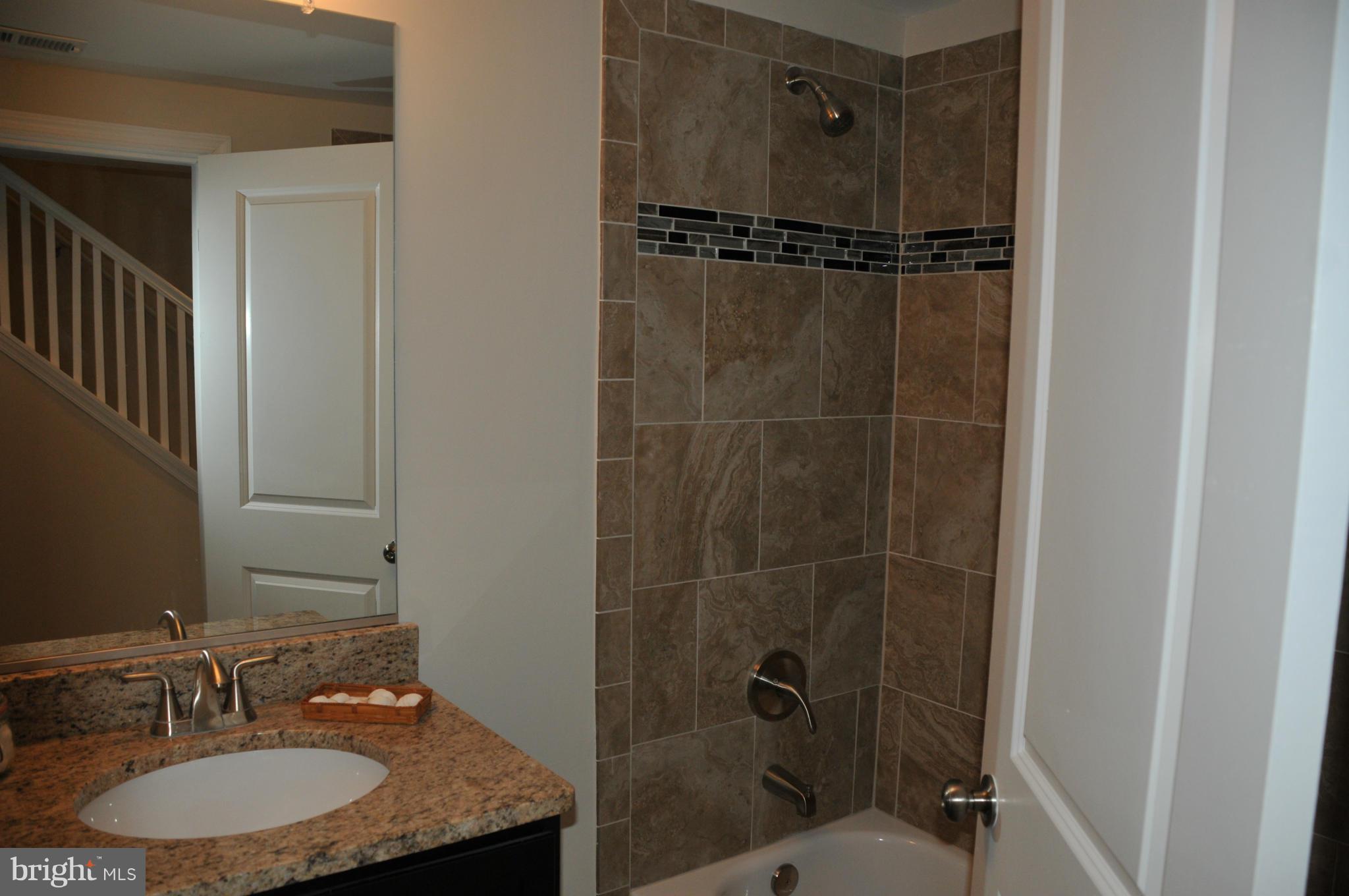 12209 Kahns Road Manassas, VA 20112 - Photo 19 of 30 Bath
