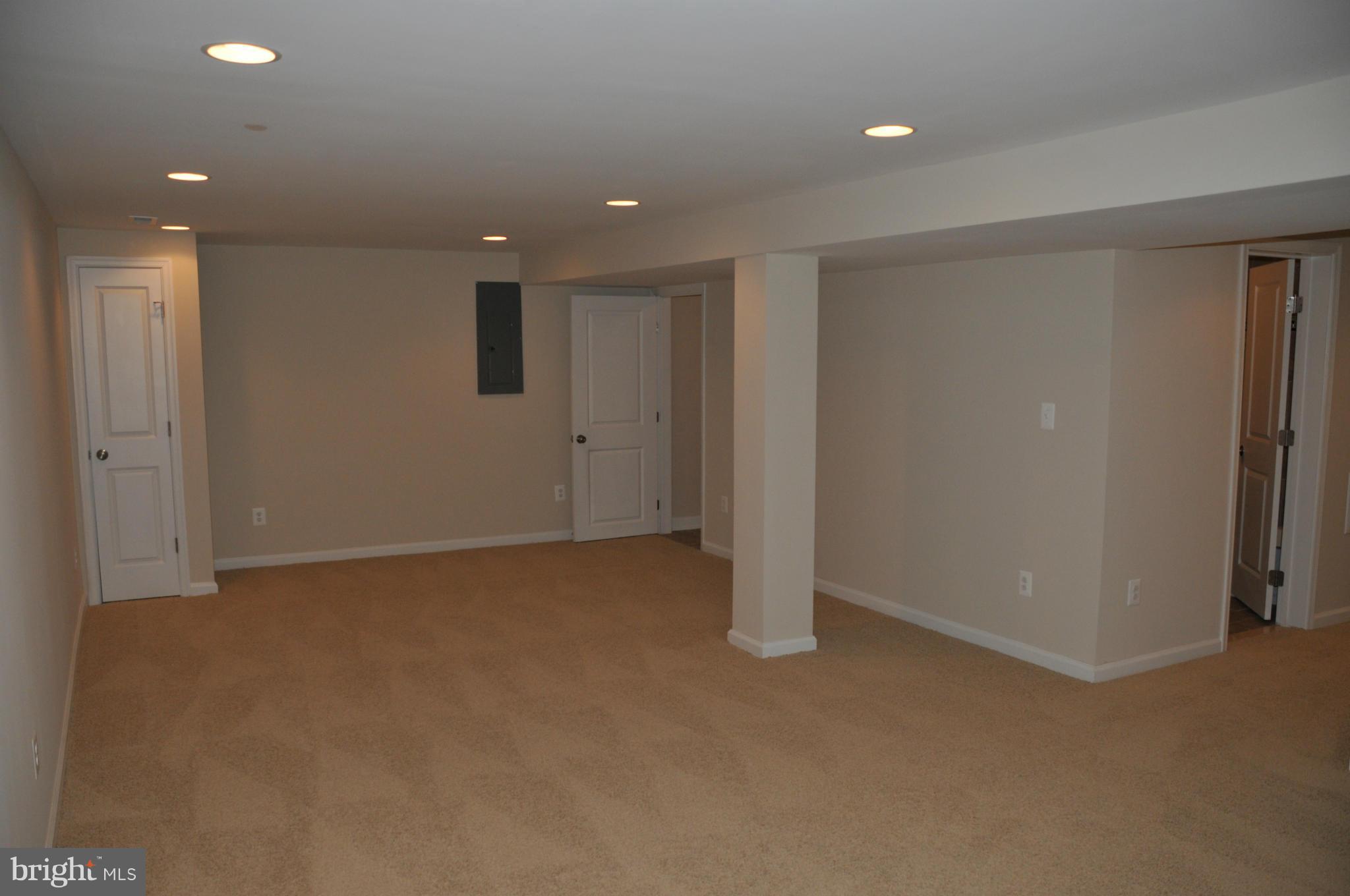 12209 Kahns Road Manassas, VA 20112 - Photo 22 of 30 Family Room