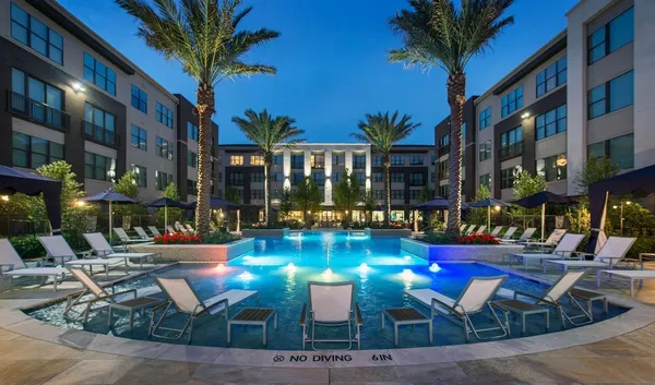 $1,325 | 7100 Old Katy Road, Unit 5210, Houston, TX 77055