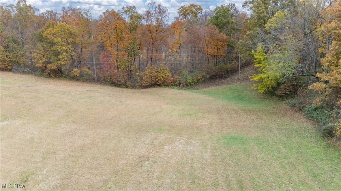861 Roth Road Parkersburg, WV 26104 - Photo 14 of 20 View of yard