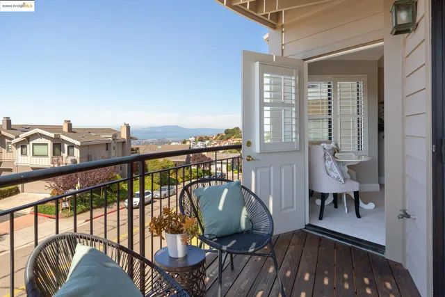 $1,495,000 | 64 Schooner Hill, Oakland, CA 94618