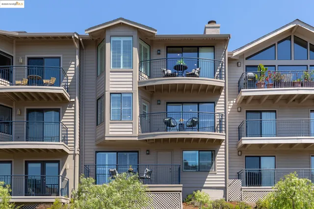 $1,495,000 | 64 Schooner Hill, Oakland, CA 94618