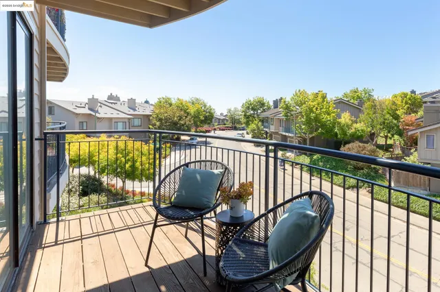 $1,495,000 | 64 Schooner Hill, Oakland, CA 94618