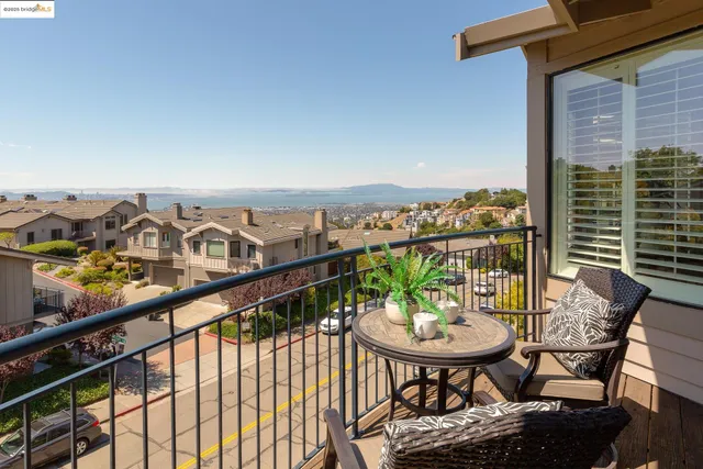 $1,495,000 | 64 Schooner Hill, Oakland, CA 94618