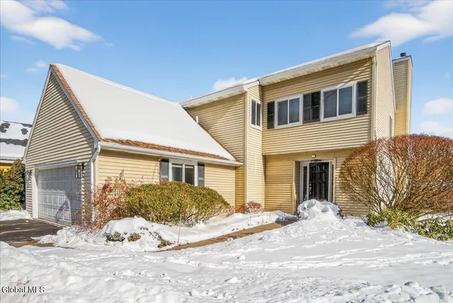 $499,000 | 30 Loudonwood East, Colonie, NY 12211