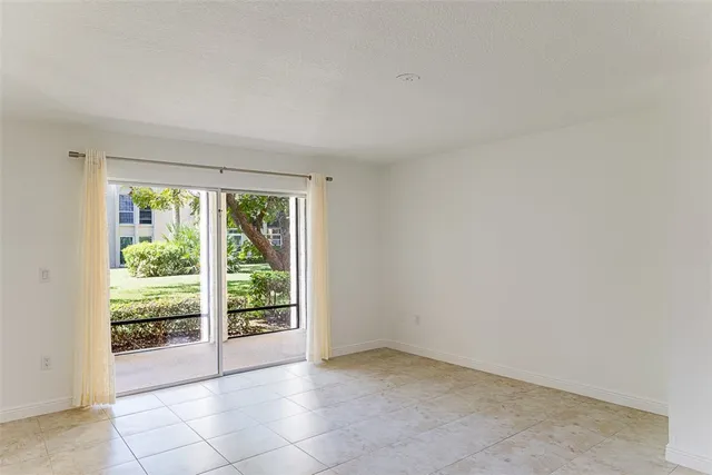 $1,750 | 835 18th Street, Unit 403, Vero Beach, FL 32960