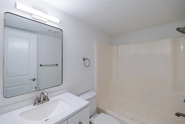 $1,750 | 835 18th Street, Unit 403, Vero Beach, FL 32960